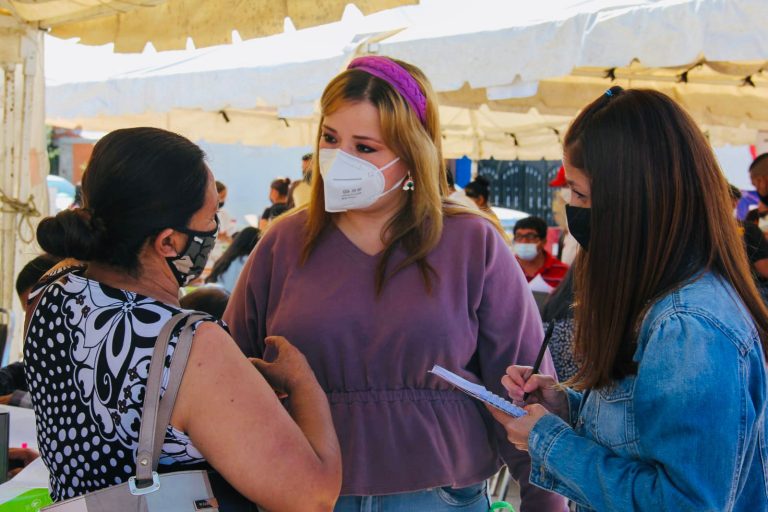 Celebran brigada DIF en Parajes de los Pinos