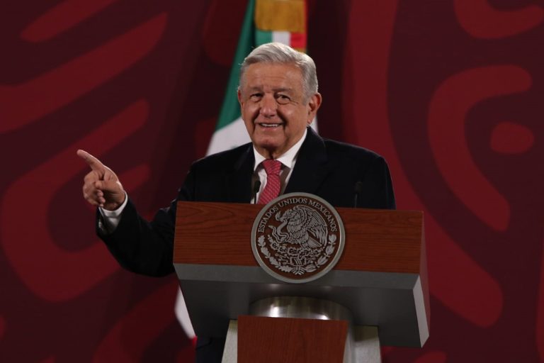 Confirma AMLO “hackeo” a Sedena; “sí son ciertos, yo estoy enfermo”