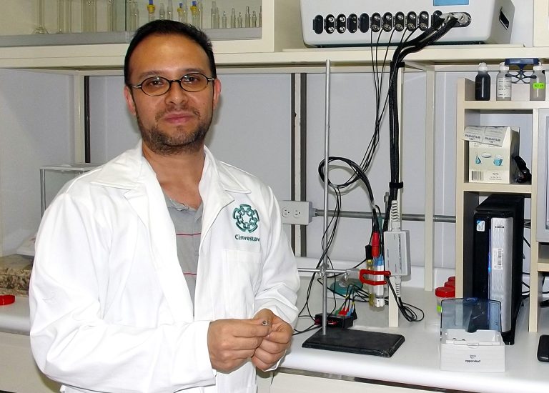 Desarrollan ojo electrónico que podría servir para identificar tequila falso