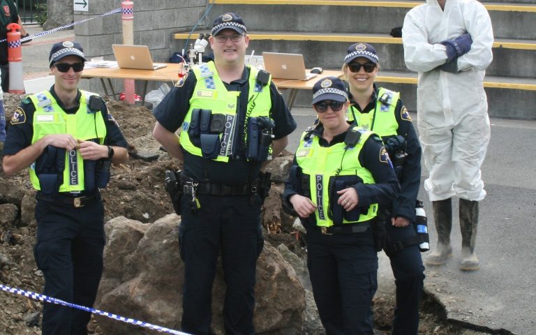 Escuela australiana realiza simulacro de impacto de un meteorito