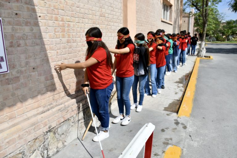 Imparten taller de inclusión a alumnos del Ateneo Fuente Ramos Arizpe 