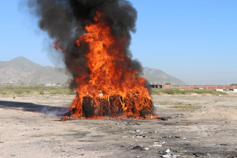 Incinera FGR más de media tonelada de droga en Coahuila