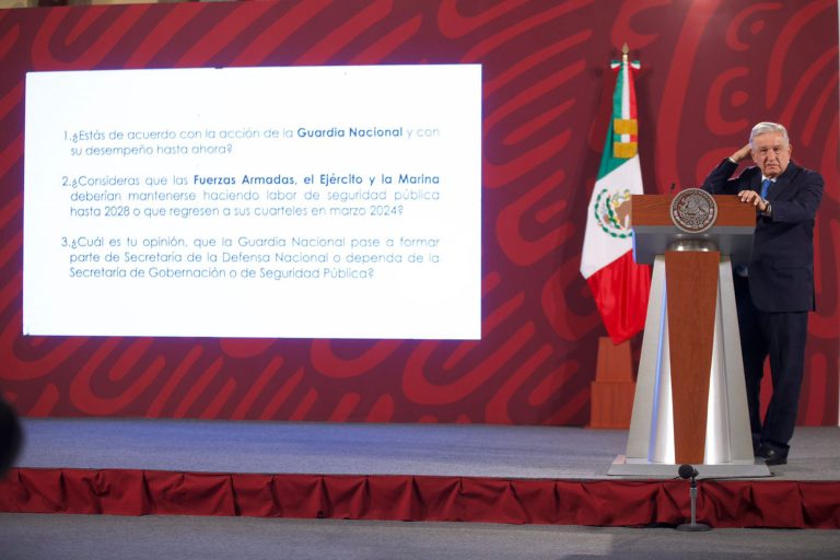 López Obrador propone consulta para que Fuerzas Armadas sigan en las calles