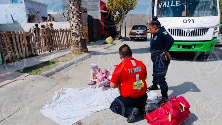 Muere niña de 4 años atropellada por un transporte público en Ramos Arizpe