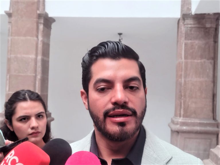 Proyecta alcalde Ramiro exportación de manzana de Arteaga a Estados Unidos en 2023