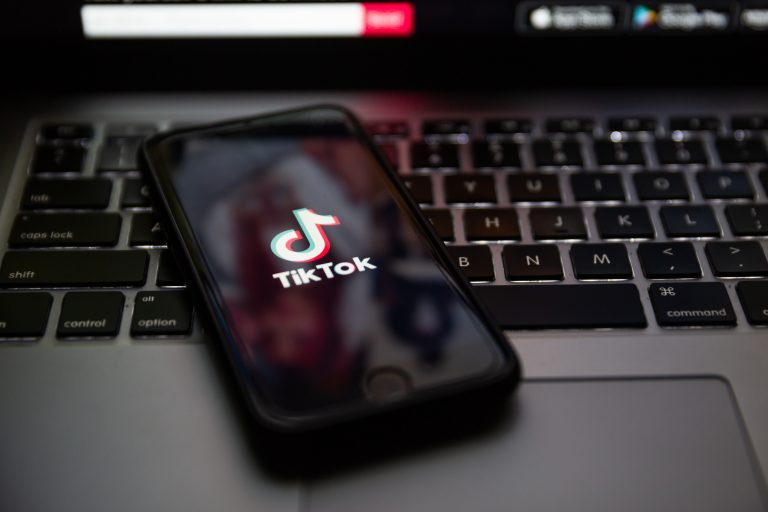 Resultados de búsqueda de TikTok llenos de errores: informe