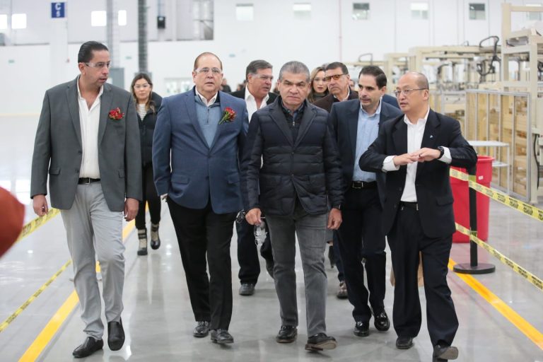 Inauguran Miguel Riquelme y Chema Morales planta ‘Sanhua Campus’