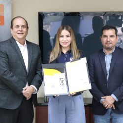 Secretaría de economía de Coahuila entrega certificación a empresa saltillense2