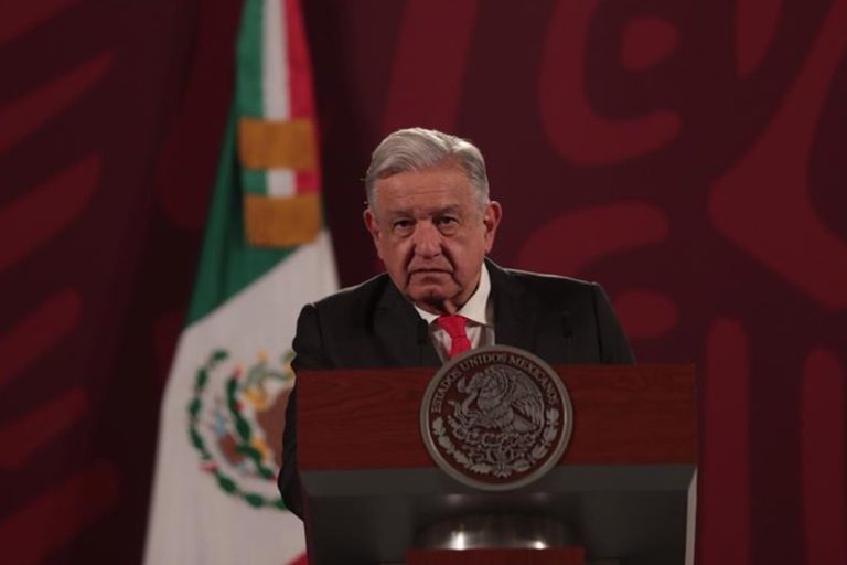 Anuncia López Obrador que hablará con Biden por política energética del T-MEC