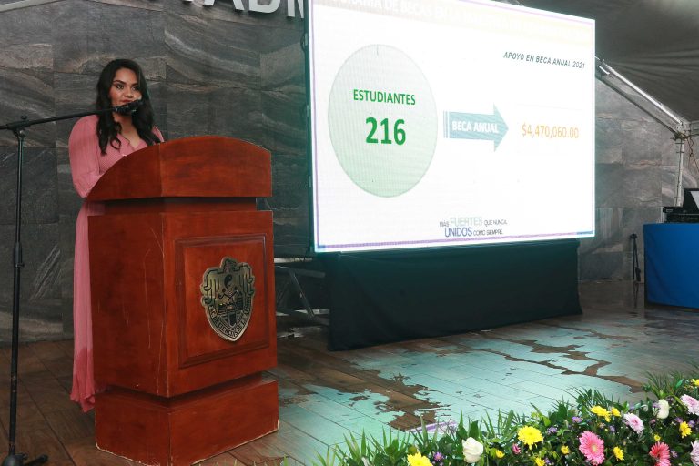 Destaca calidad académica en el primer informe del segundo periodo de la directora de FCA Saltillo