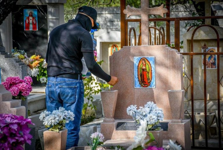 Emite Salud Coahuila recomendaciones para visitar panteones
