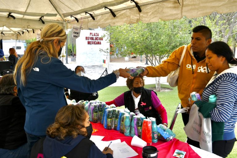 En la colonia Revolución Mexicana aprovechan servicios gratuitos con brigada de salud  