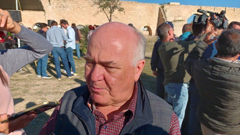 Invitan a saltillenses a pagar en nuevos parquímetros inteligentes mediante la app Parkum