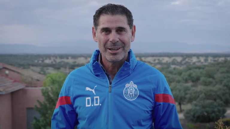 Las Chivas del Guadalajara presentan a su nuevo Director Deportivo, el español Fernando Hierro