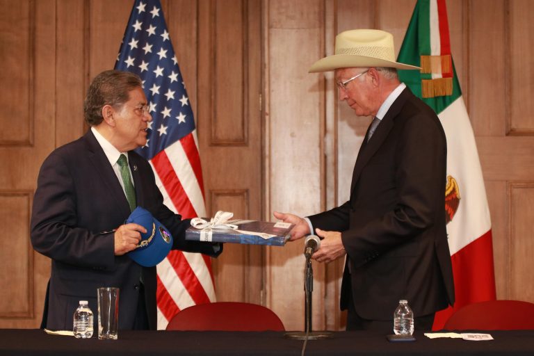 Realizan en la UA de C el encuentro entre universitarios y la Embajada de Estados Unidos de América