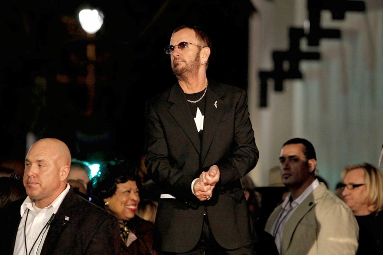 Ringo Starr confirma que dio positivo a Covid