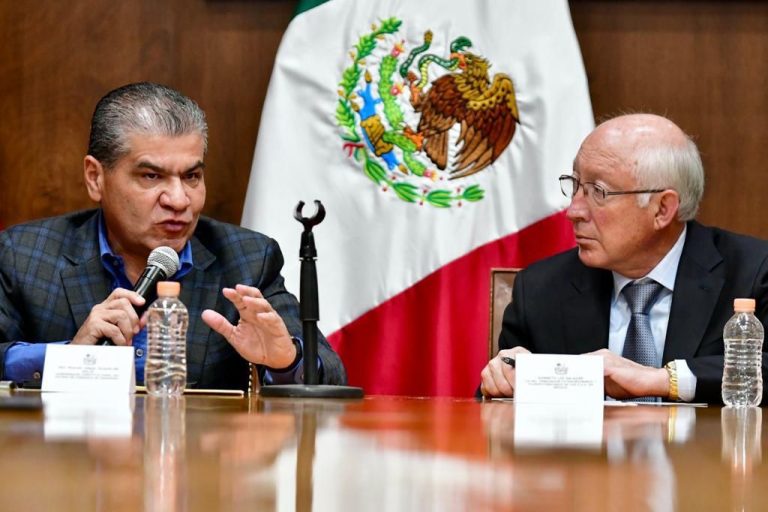 Se reúne gobernador Miguel Riquelme con embajador de EU, Ken Salazar