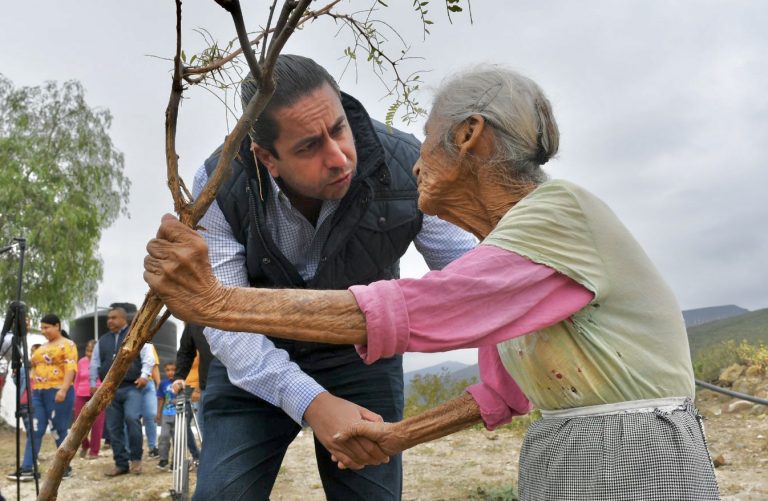 Septuagenaria solicita apoyo para la reparación de su vivienda; autoridades ponen manos a la obra 