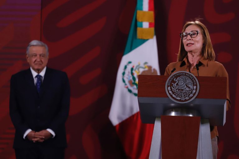 Tatiana Clouthier presenta su renuncia a la Secretaría de Economía