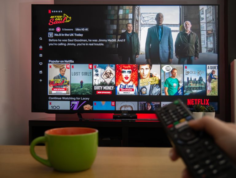 Ya hay fecha para que Netflix cobre por usuarios compartidos