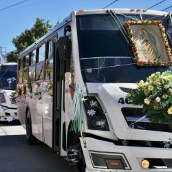 A bordo de vehículos, transportistas celebran a la Virgen de Guadalupe 4