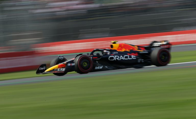 “Checo” Pérez termina quinto en la carrera sprint del GP de Brasil