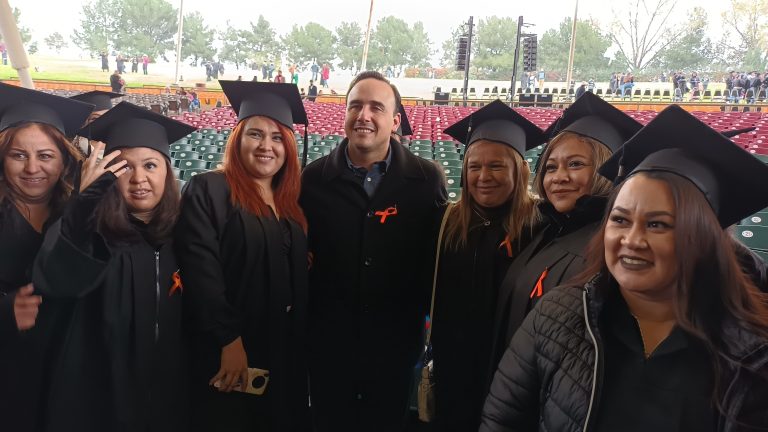 Fundamental se siga empoderando a las mujeres de Coahuila a través de la educación: Manolo