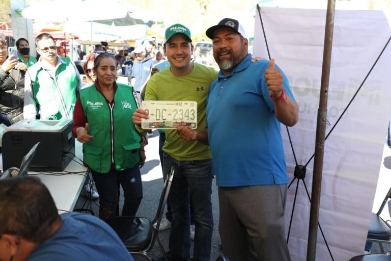 Lleva Mejora brigada al mercado de la Guayulera en Saltillo