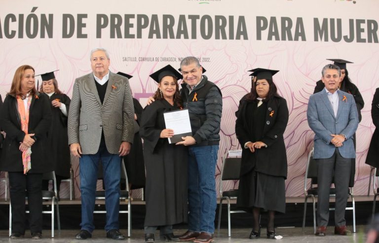 Apadrina MARS a mil 200 mujeres graduadas de preparatoria