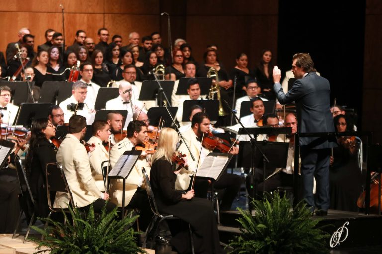 Celebra UA de C su 65 aniversario con concierto sinfónico de la Novena Sinfonía de Ludwig Van Beethoven