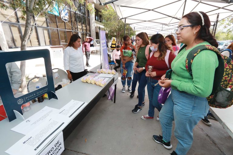 Facultad de Trabajo Social de la UA de C lleva a cabo la “Feria de Instituciones”