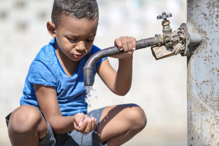 Más de 5 mil millones de personas tendrán problemas de acceso al agua en 2050