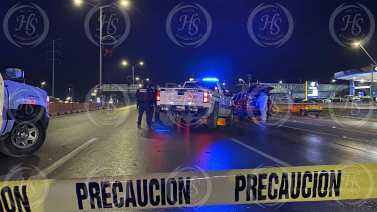 No utiliza puente peatonal, es atropellado y muere