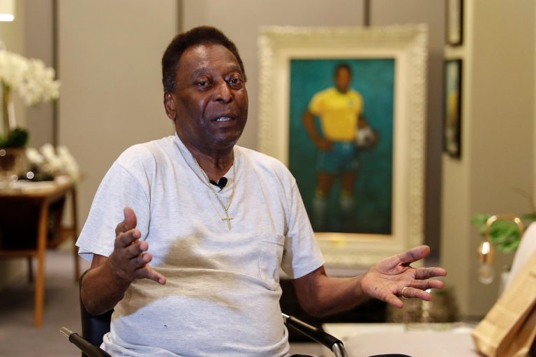 Pelé tuvo covid-19 antes de ser hospitalizado, según revela su hija