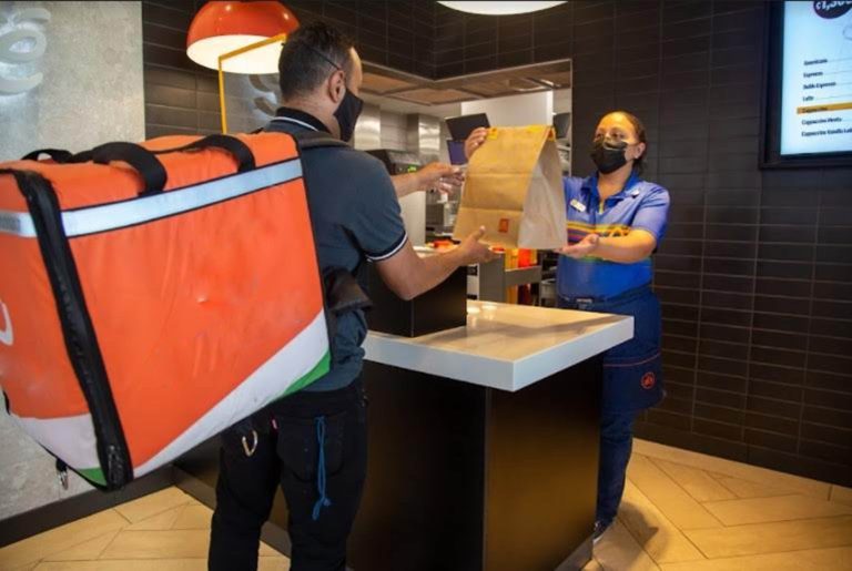 Plataformas digitales cambiaron la forma de trabajar de la industria restaurantera