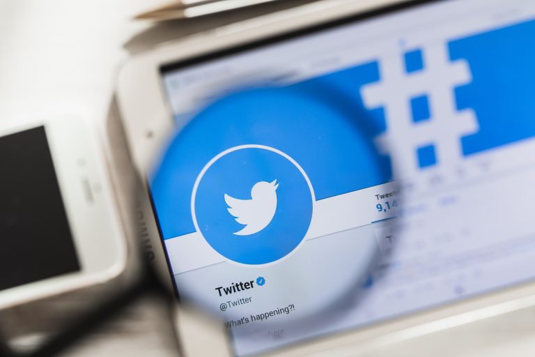 Políticos tendrán que pagar a Twitter por cuentas verificadas