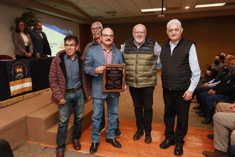 Premia UA de C a universitarios en el Encuentro de Ciencia y Tecnología 2022