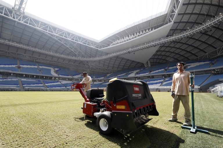 Qatar admite que murieron 400 trabajadores en preparación del Mundial; rectifica horas después: “Fueron 40”