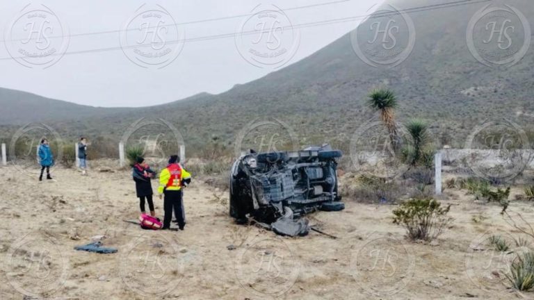 Vuelca perito de la FGR en la carretera a Monclova