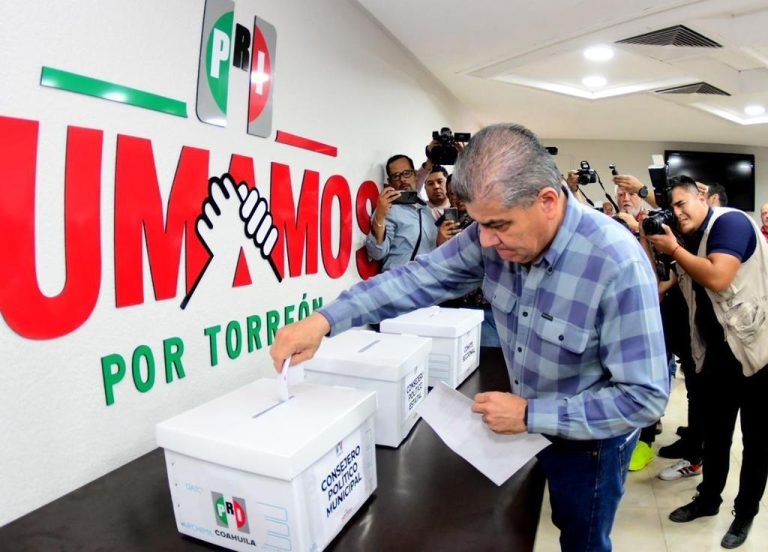 Salen a votar más de 400 mil priistas por sus consejeros