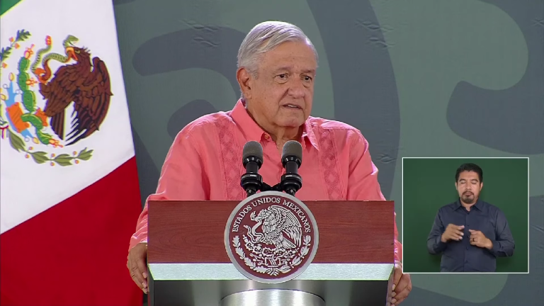 AMLO minimiza plagio de tesis de la ministra Esquivel Mossa