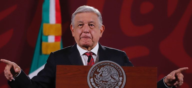 López Obrador llama a respetar proceso de encuestas de MORENA en Coahuila