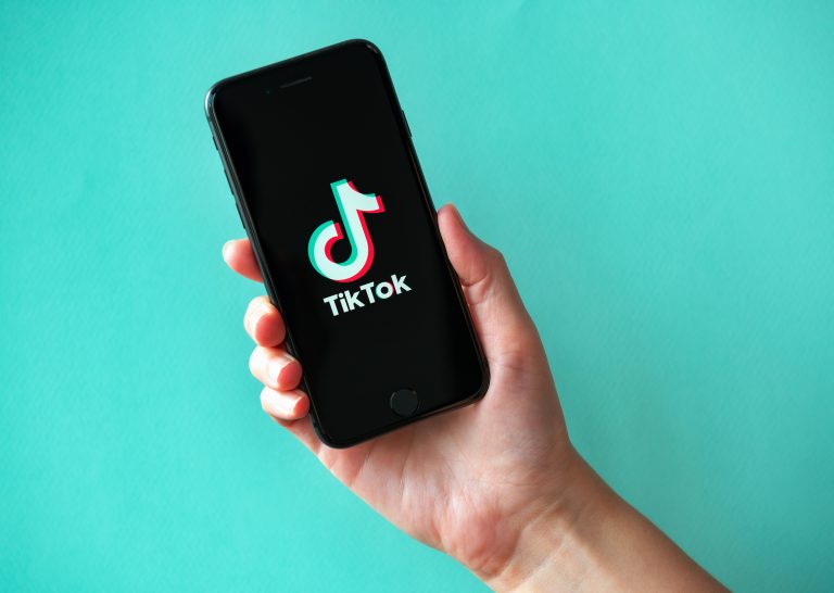 Senado estadounidense aprueba una ley para prohibir TikTok en dispositivos gubernamentales