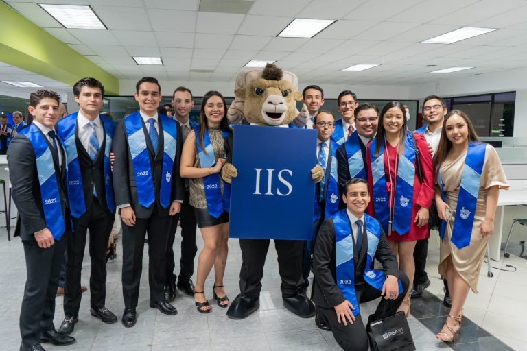 Tec de Monterrey gradúa a 51 estudiantes en Campus Saltillo