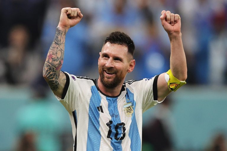 En Francia usan camiseta de Messi para limpiarse los pies