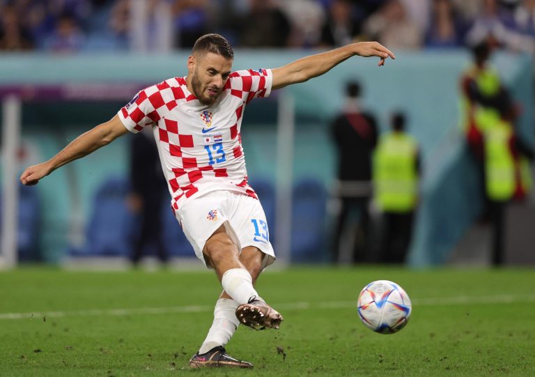 Croacia avanza a cuartos de final tras derrotar a Japón en los penaltis