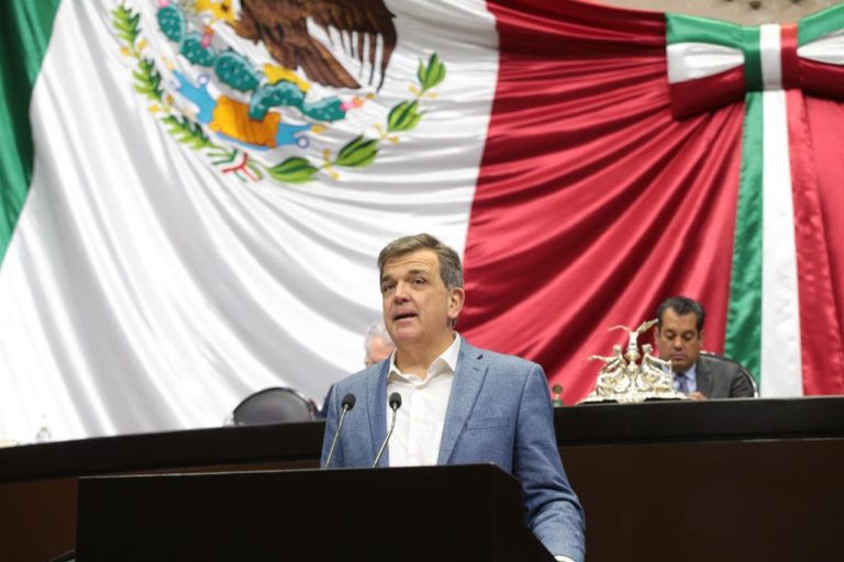 Diputado priista Xavier González Zirión busca blindar presupuesto para Salud y evitar que disminuya