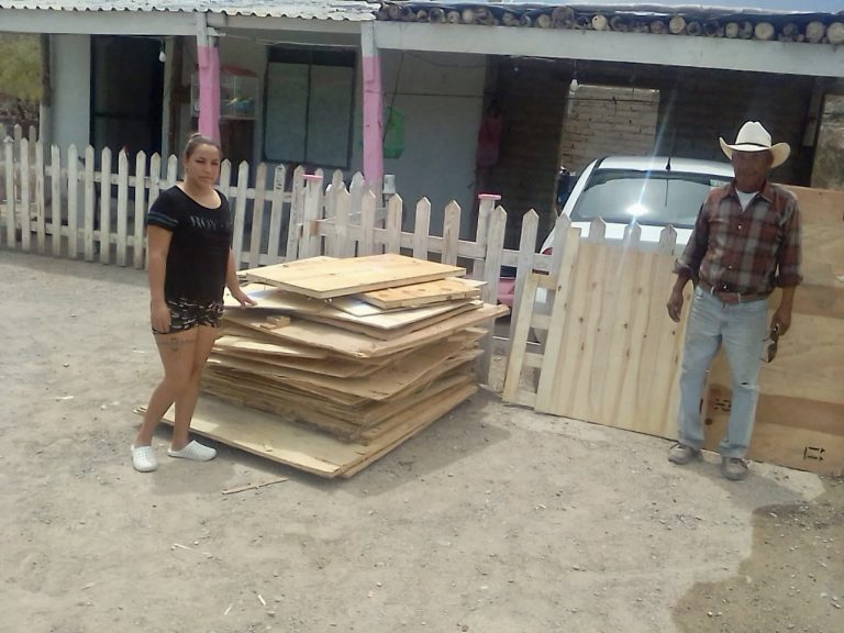 Donan madera y hule a beneficio de 25 comunidades rurales de Ramos Arizpe