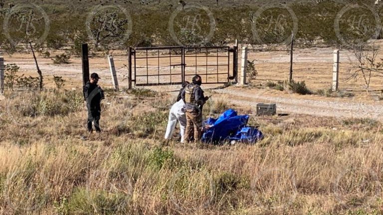 Encuentran cuerpo de hombre envuelto en cobijas en la carretera Saltillo-Zacatecas