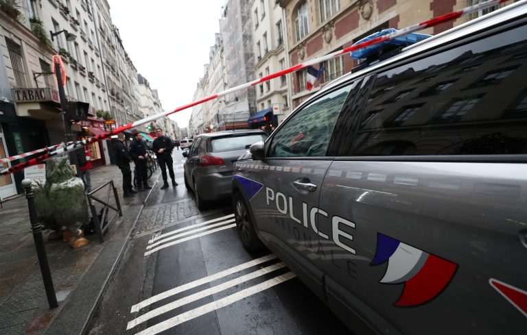 Hombre abre fuego en el centro de París; reportan al menos 3 muertos